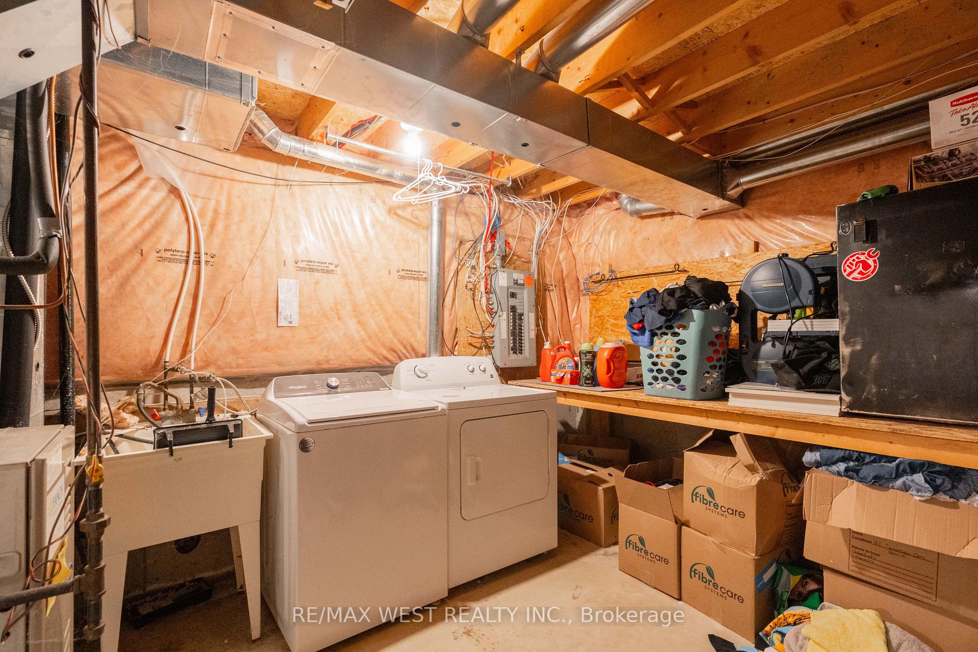 Photo 19 of 27 Succession Crescent, Barrie, Innis-Shore — HOMEH
