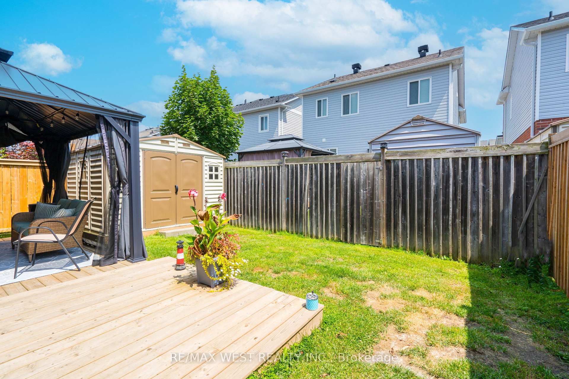 Photo 23 of 27 Succession Crescent, Barrie, Innis-Shore — HOMEH