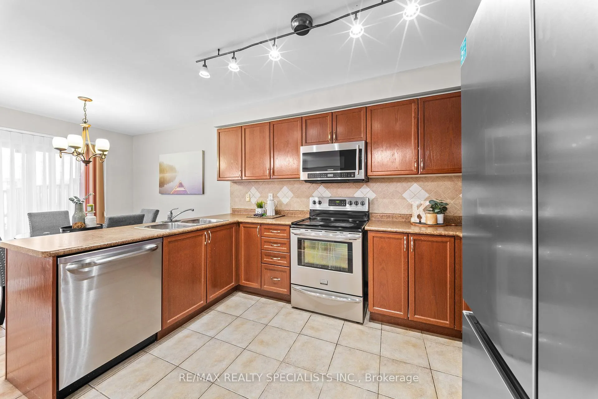 Photo 13 of 54 Hollingsworth Circle, Brampton, Fletcher's Meadow — HOMEH