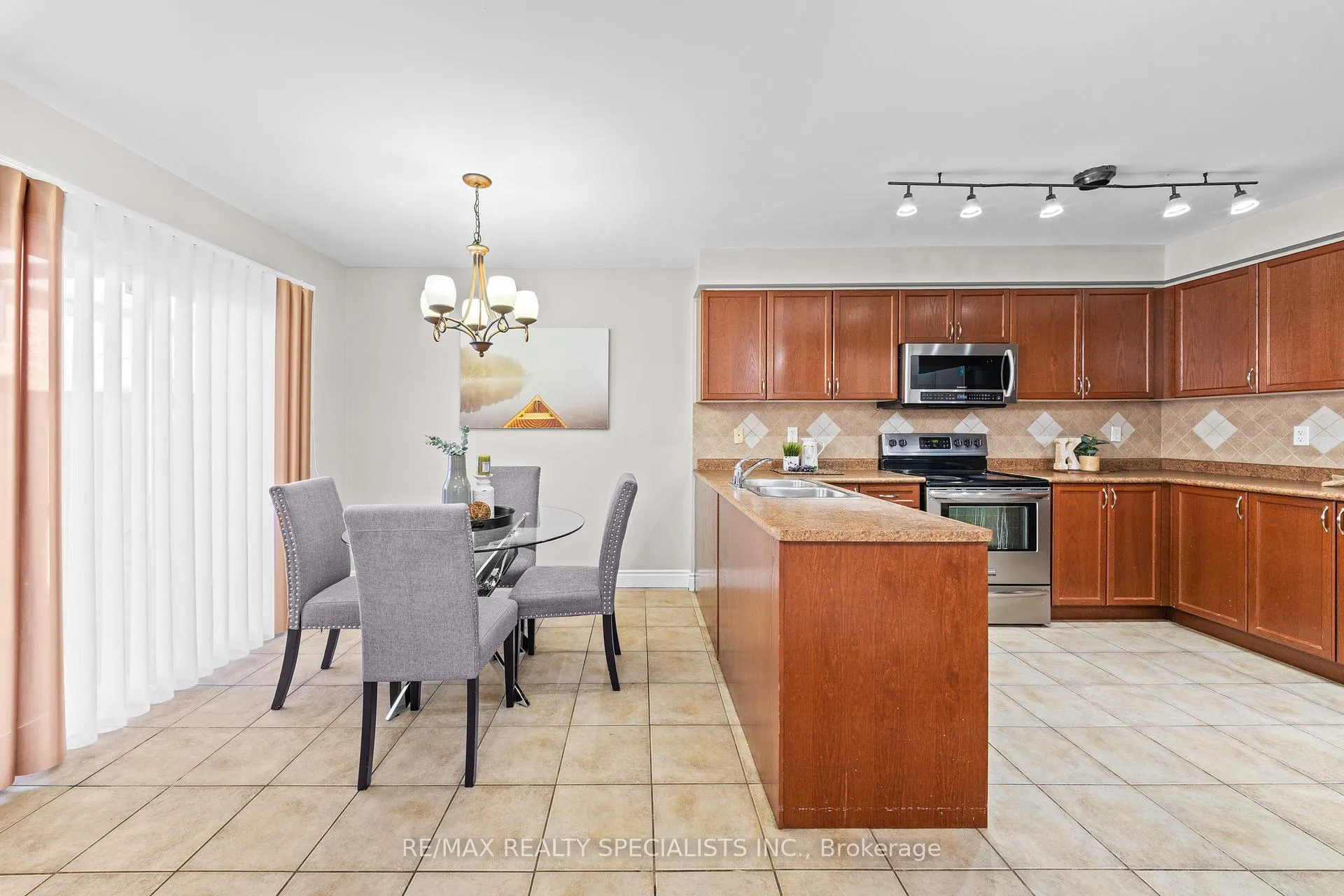Photo 16 of 54 Hollingsworth Circle, Brampton, Fletcher's Meadow — HOMEH