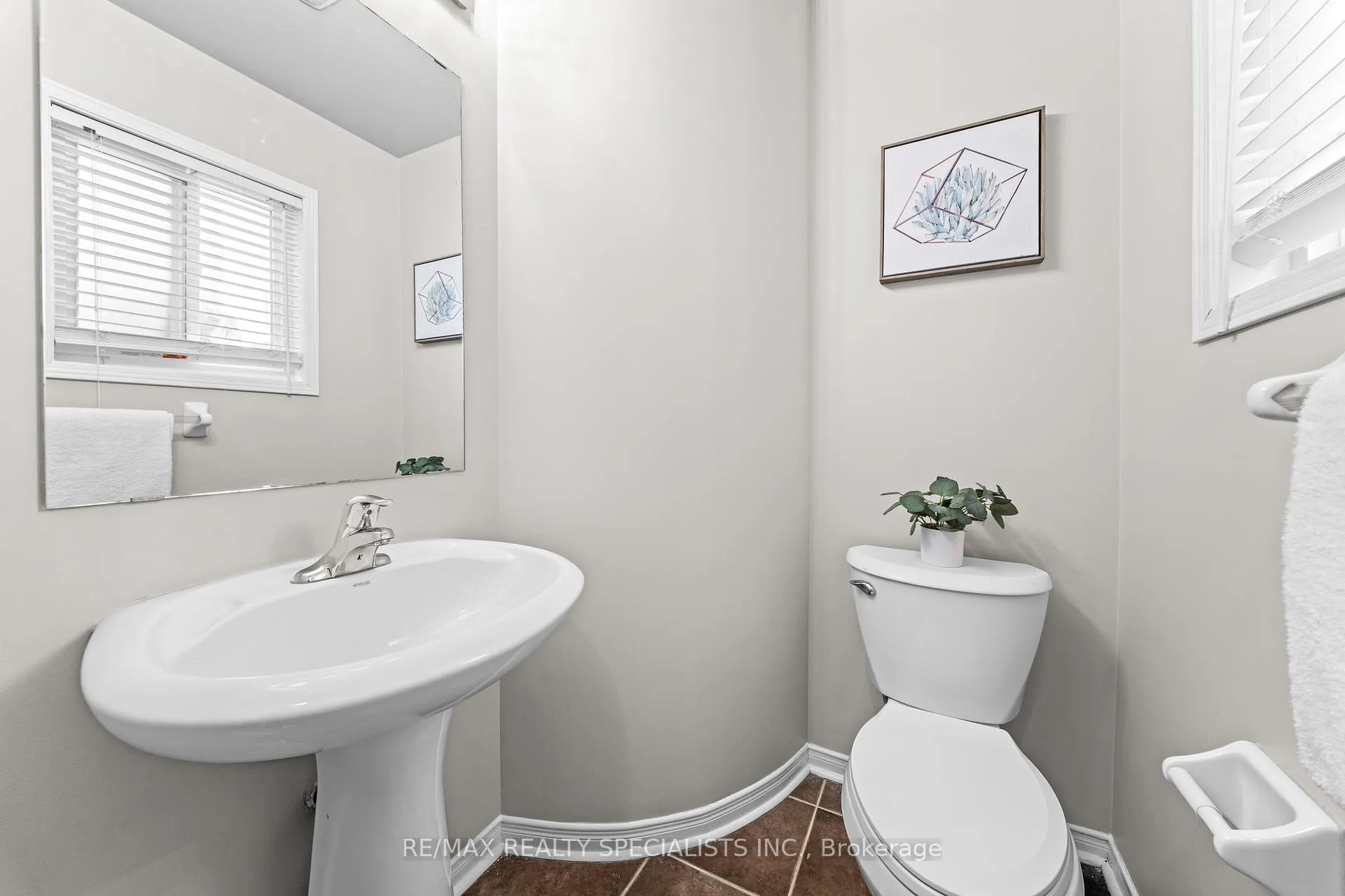 Photo 19 of 54 Hollingsworth Circle, Brampton, Fletcher's Meadow — HOMEH
