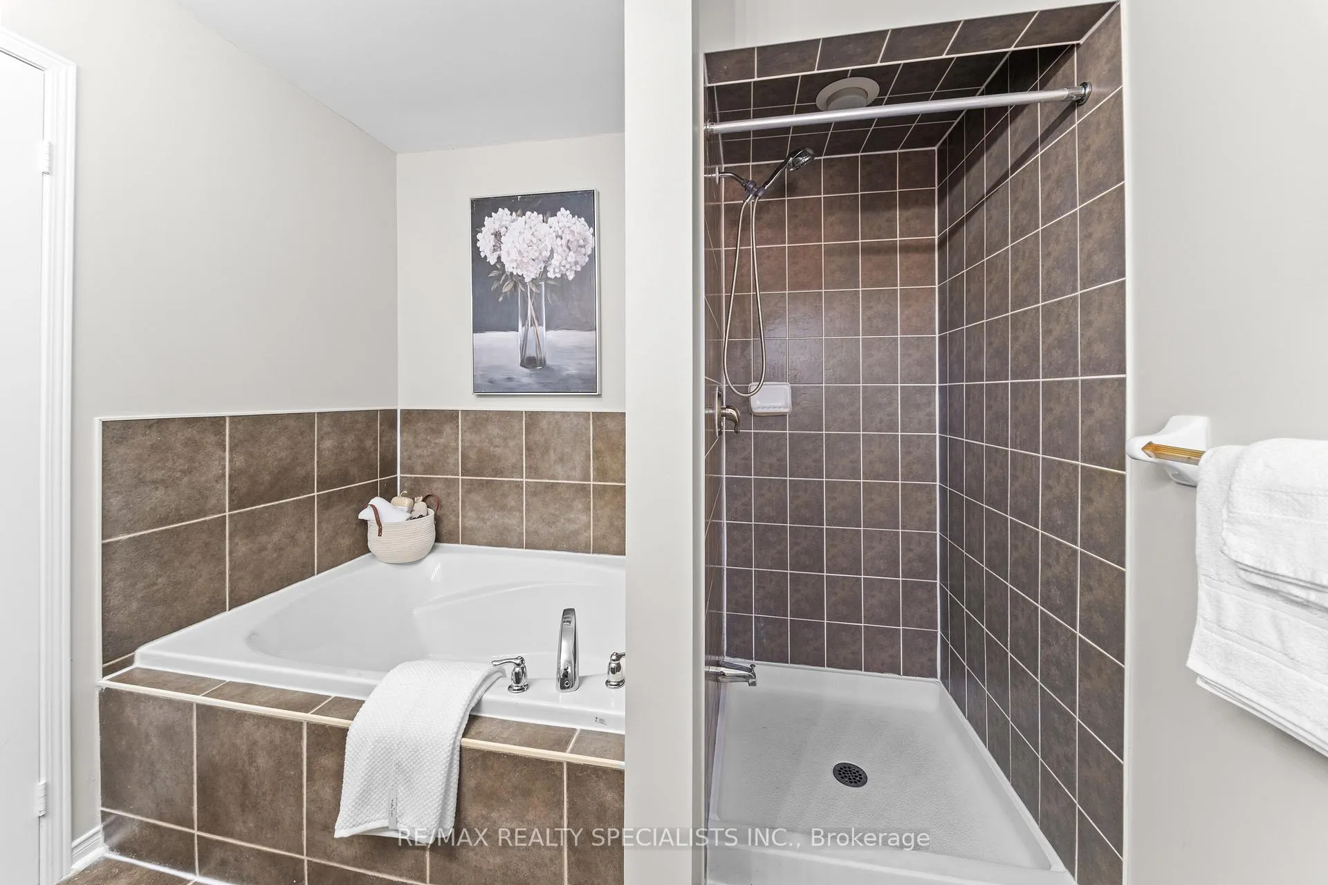 Photo 29 of 54 Hollingsworth Circle, Brampton, Fletcher's Meadow — HOMEH