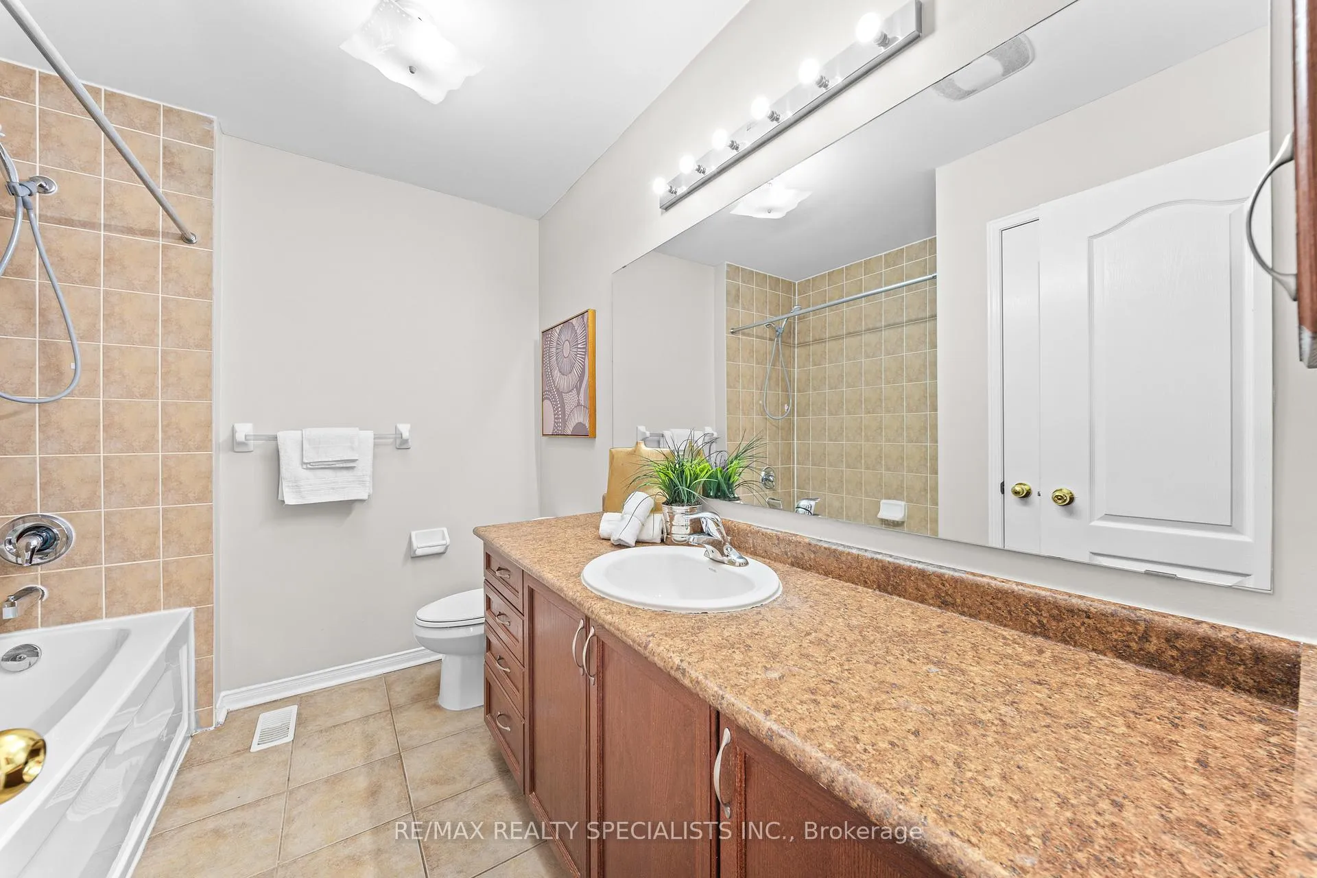 Photo 31 of 54 Hollingsworth Circle, Brampton, Fletcher's Meadow — HOMEH