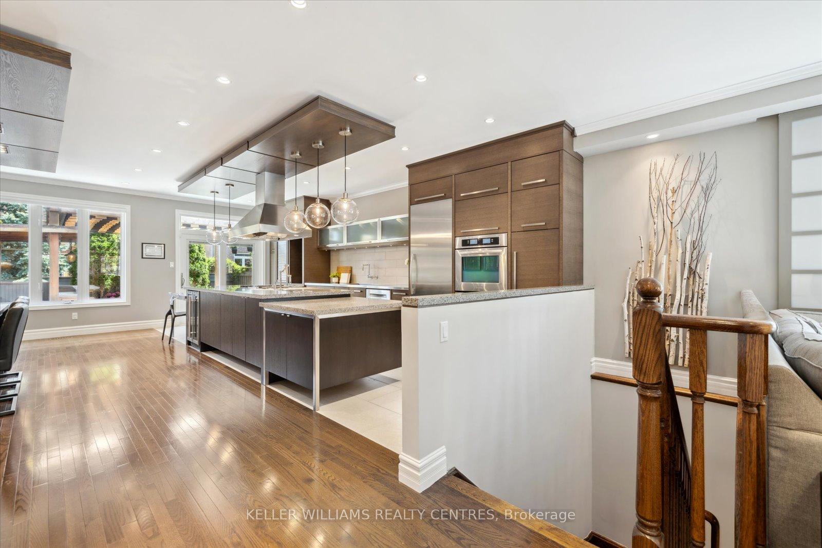 Photo 8 of 214 Tonner Crescent, Aurora, Bayview Northeast — HOMEH