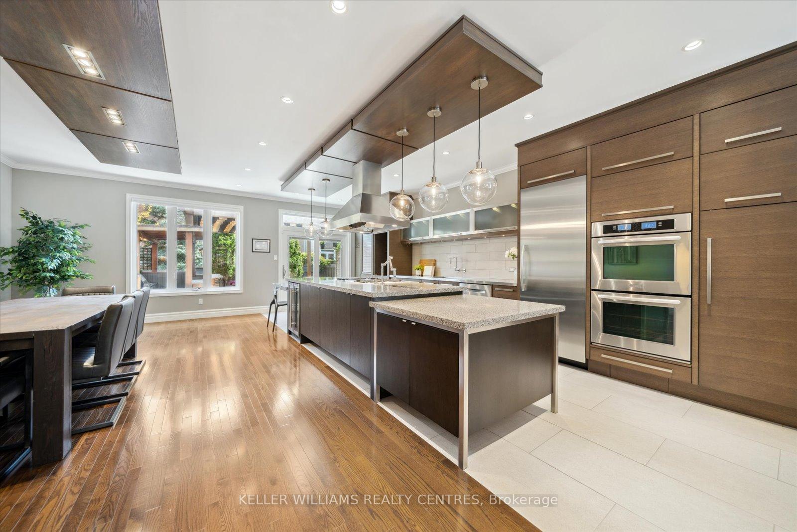 Photo 5 of 214 Tonner Crescent, Aurora, Bayview Northeast — HOMEH