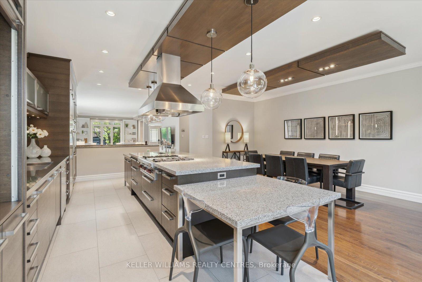Photo 10 of 214 Tonner Crescent, Aurora, Bayview Northeast — HOMEH