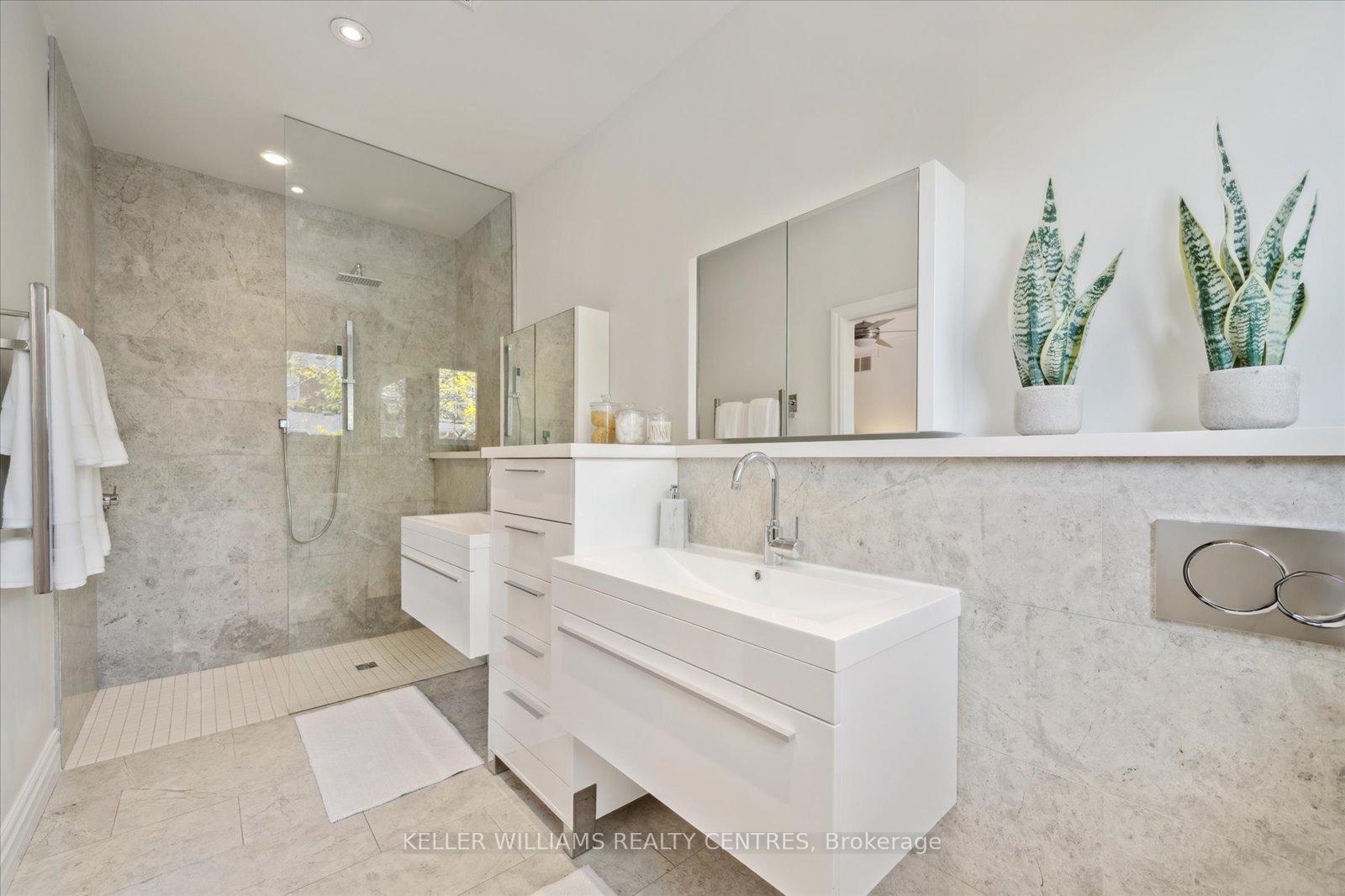 Photo 25 of 214 Tonner Crescent, Aurora, Bayview Northeast — HOMEH