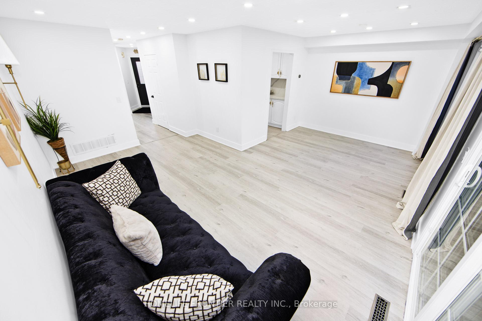 Photo 2 of 9 Lancewood Crescent, Brampton, Queen Street Corridor — HOMEH
