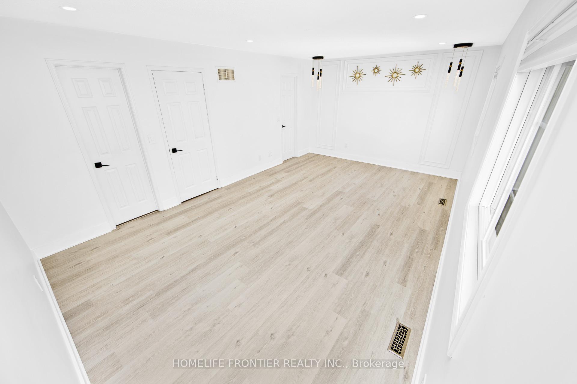 Photo 12 of 9 Lancewood Crescent, Brampton, Queen Street Corridor — HOMEH