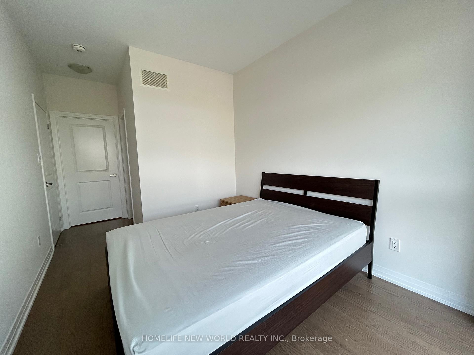 Photo 6 of Unit Main & Bsmt, 1683 Bur Oak Avenue, Markham, Wismer — HOMEH