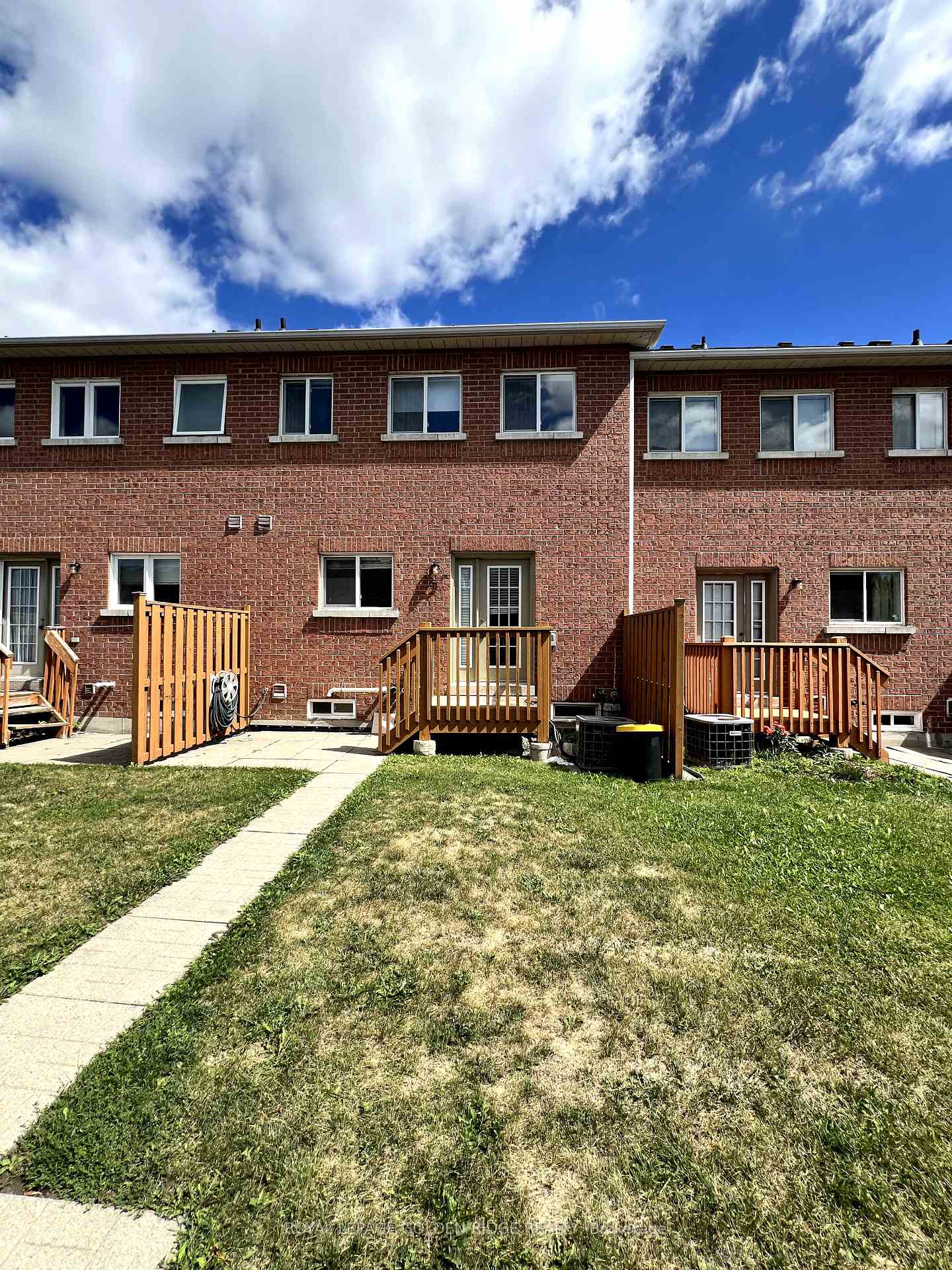 Photo 13 of 154 Town Centre Boulevard, Markham, Unionville — HOMEH