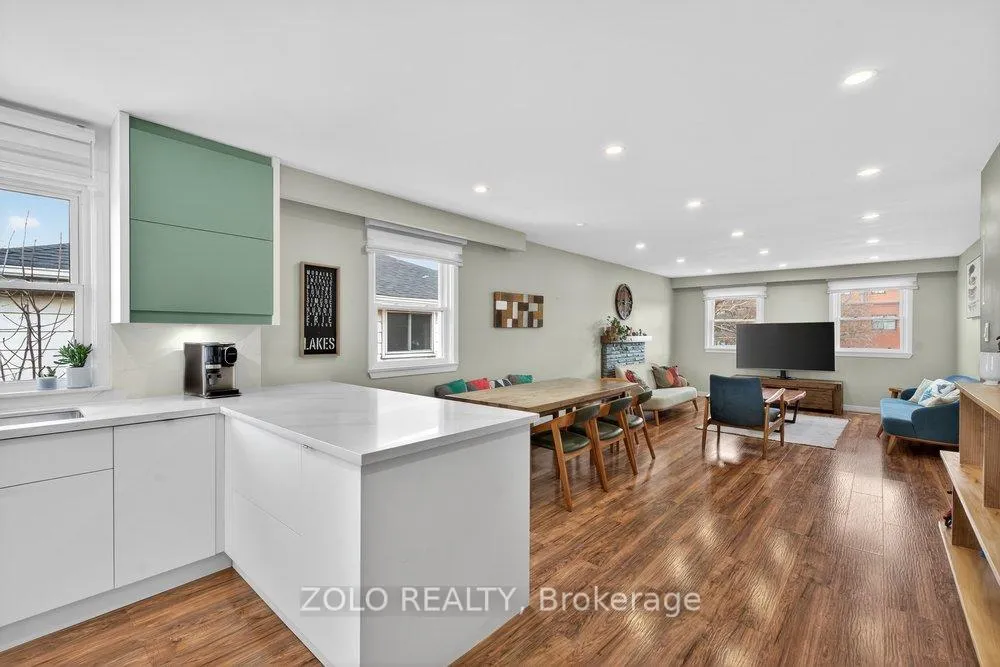 Photo 2 of 20 Bridesburg Drive, Etobicoke, Kingsview Village-The Westway — HOMEH