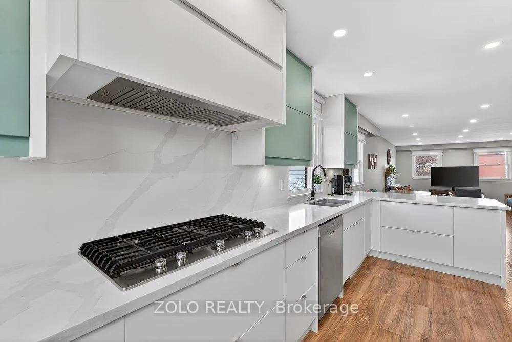 Photo 5 of 20 Bridesburg Drive, Etobicoke, Kingsview Village-The Westway — HOMEH