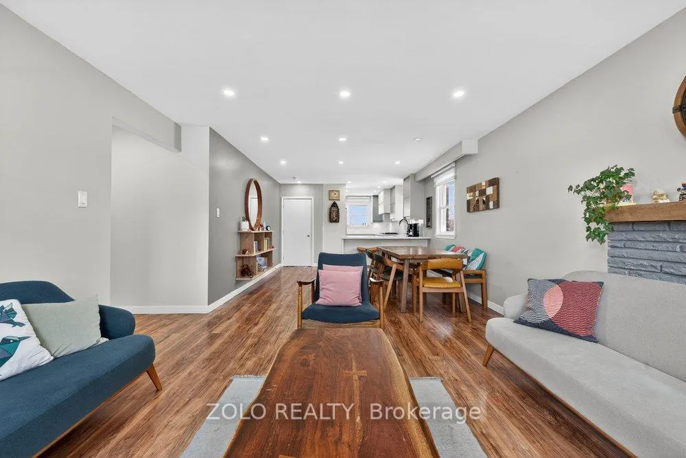 Photo 11 of 20 Bridesburg Drive, Etobicoke, Kingsview Village-The Westway — HOMEH