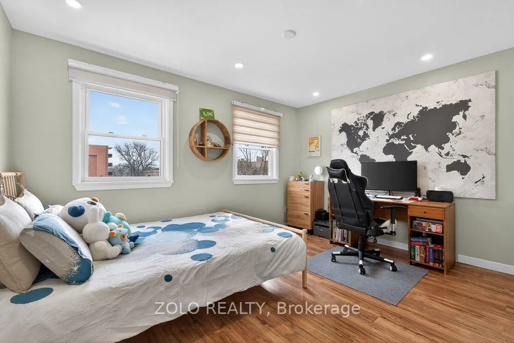 Photo 14 of 20 Bridesburg Drive, Etobicoke, Kingsview Village-The Westway — HOMEH