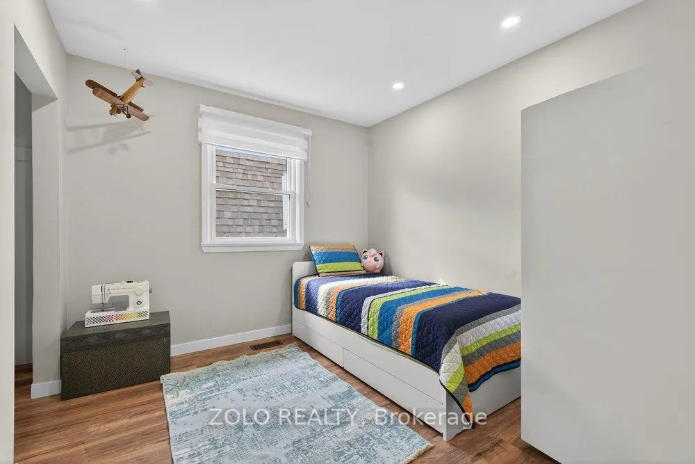Photo 15 of 20 Bridesburg Drive, Etobicoke, Kingsview Village-The Westway — HOMEH