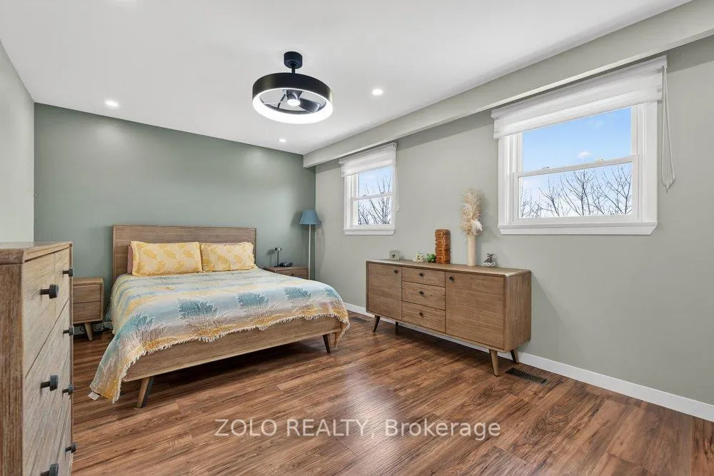 Photo 17 of 20 Bridesburg Drive, Etobicoke, Kingsview Village-The Westway — HOMEH