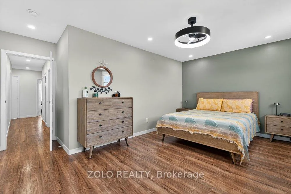 Photo 18 of 20 Bridesburg Drive, Etobicoke, Kingsview Village-The Westway — HOMEH
