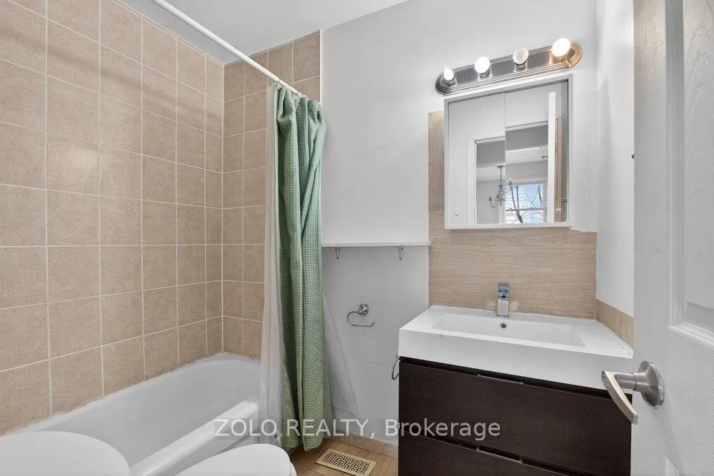 Photo 25 of 20 Bridesburg Drive, Etobicoke, Kingsview Village-The Westway — HOMEH