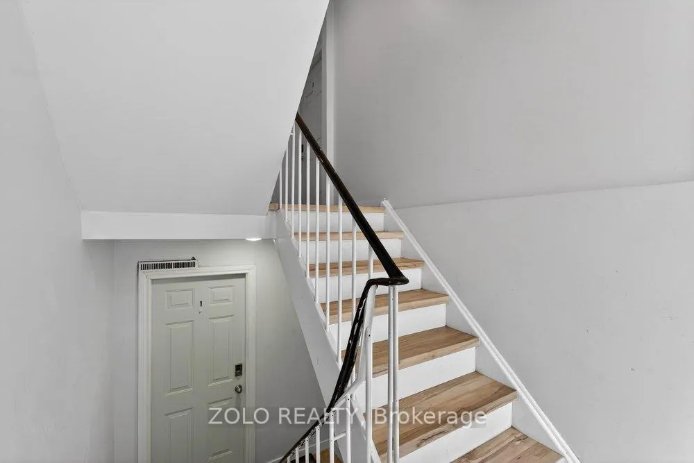 Photo 30 of 20 Bridesburg Drive, Etobicoke, Kingsview Village-The Westway — HOMEH
