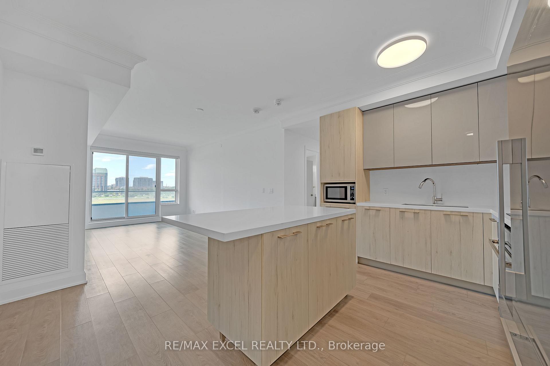 Photo 6 of Unit 607, 8 Water Walk Drive, Markham, Unionville — HOMEH