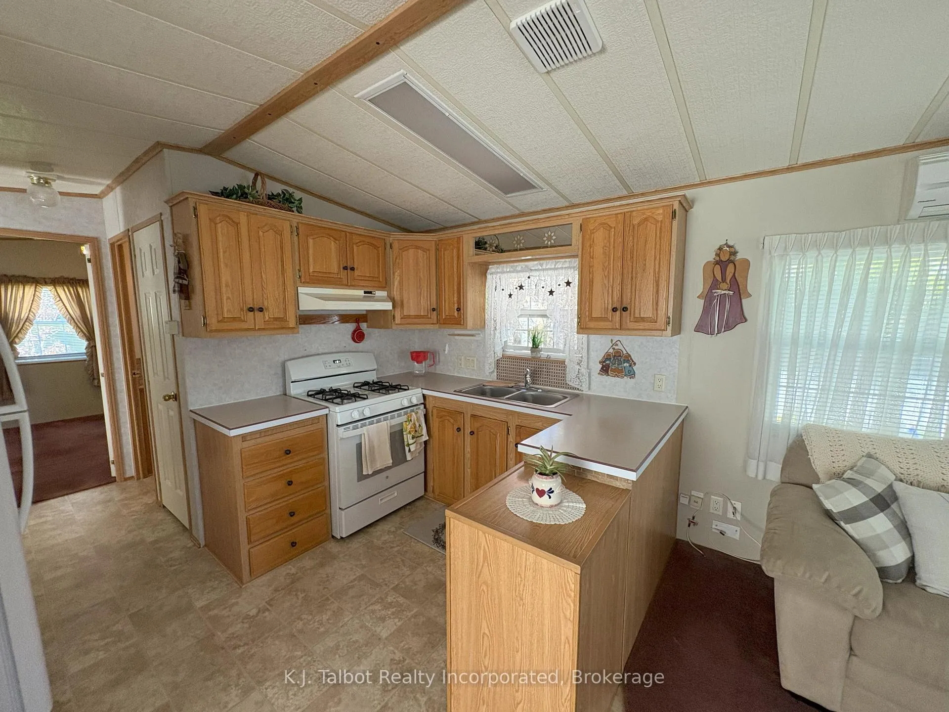 Photo 13 of 77719 Bluewater Hwy - 5 Starboard Street, Central Huron, Goderich Twp — HOMEH