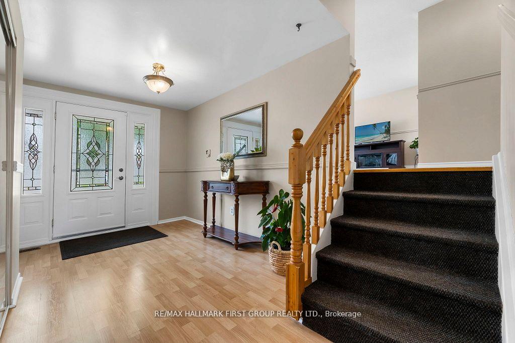 Photo 3 of 25 Cowling Crescent, Ajax, South East — HOMEH