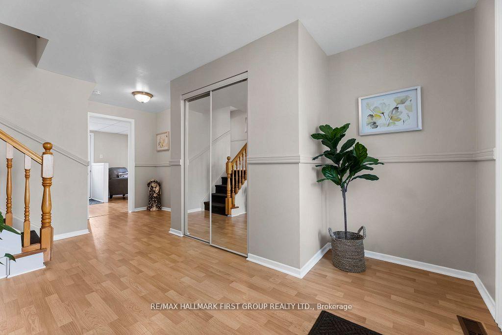 Photo 4 of 25 Cowling Crescent, Ajax, South East — HOMEH