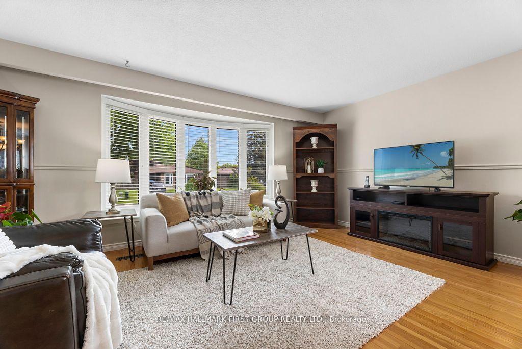 Photo 7 of 25 Cowling Crescent, Ajax, South East — HOMEH