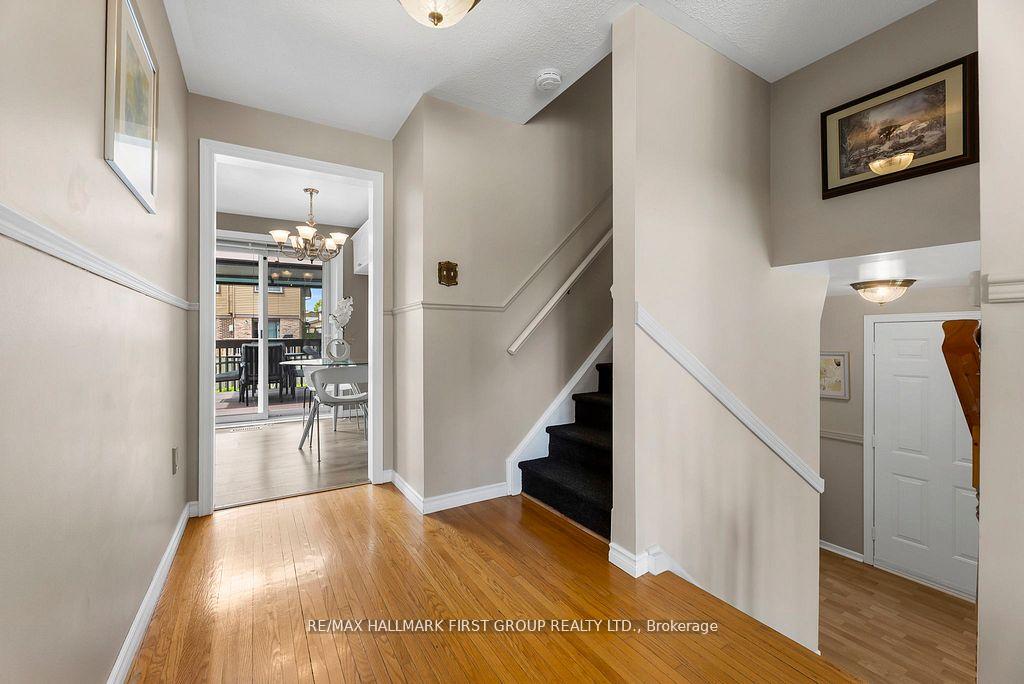 Photo 15 of 25 Cowling Crescent, Ajax, South East — HOMEH