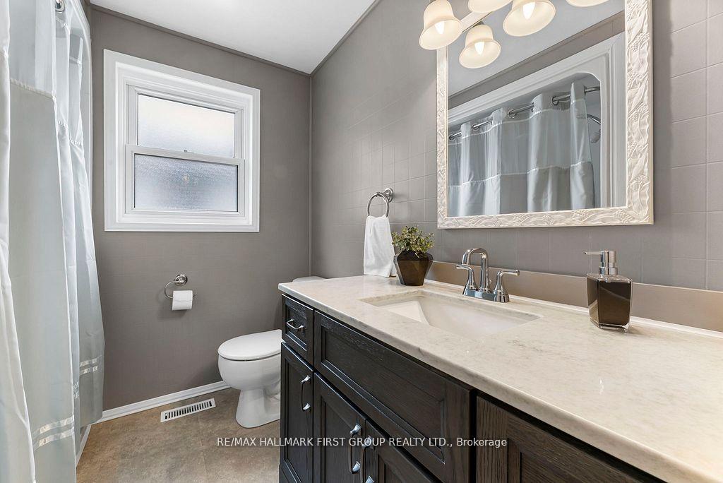 Photo 18 of 25 Cowling Crescent, Ajax, South East — HOMEH