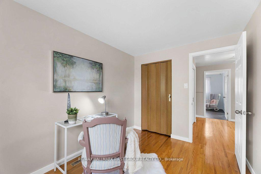 Photo 24 of 25 Cowling Crescent, Ajax, South East — HOMEH