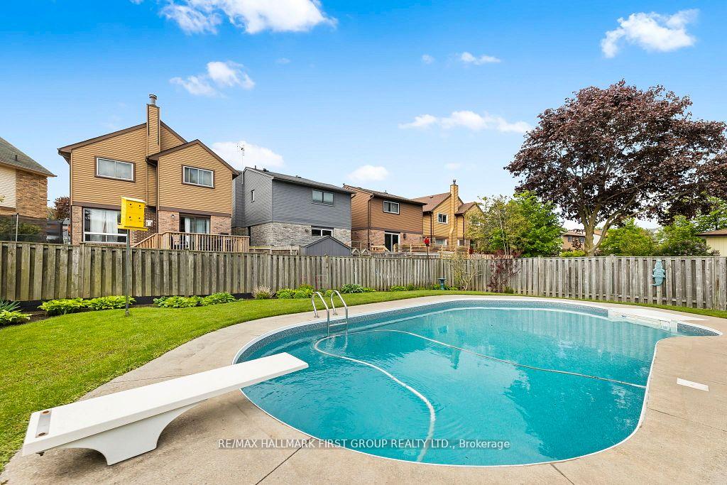 Photo 36 of 25 Cowling Crescent, Ajax, South East — HOMEH