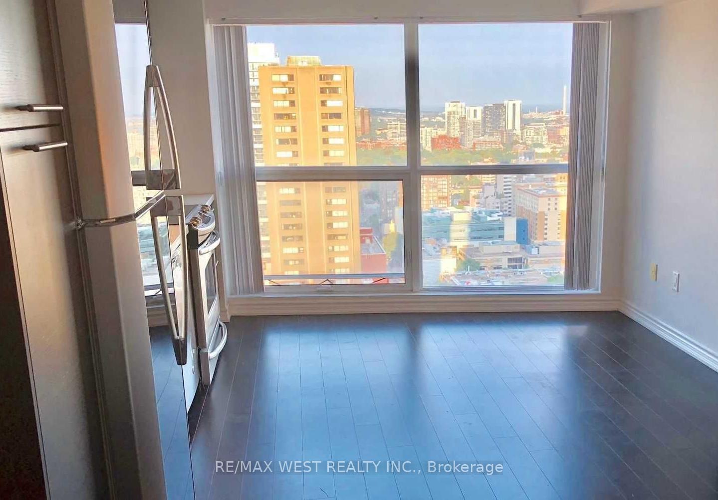 Front of Unit 2706, 386 Yonge Street