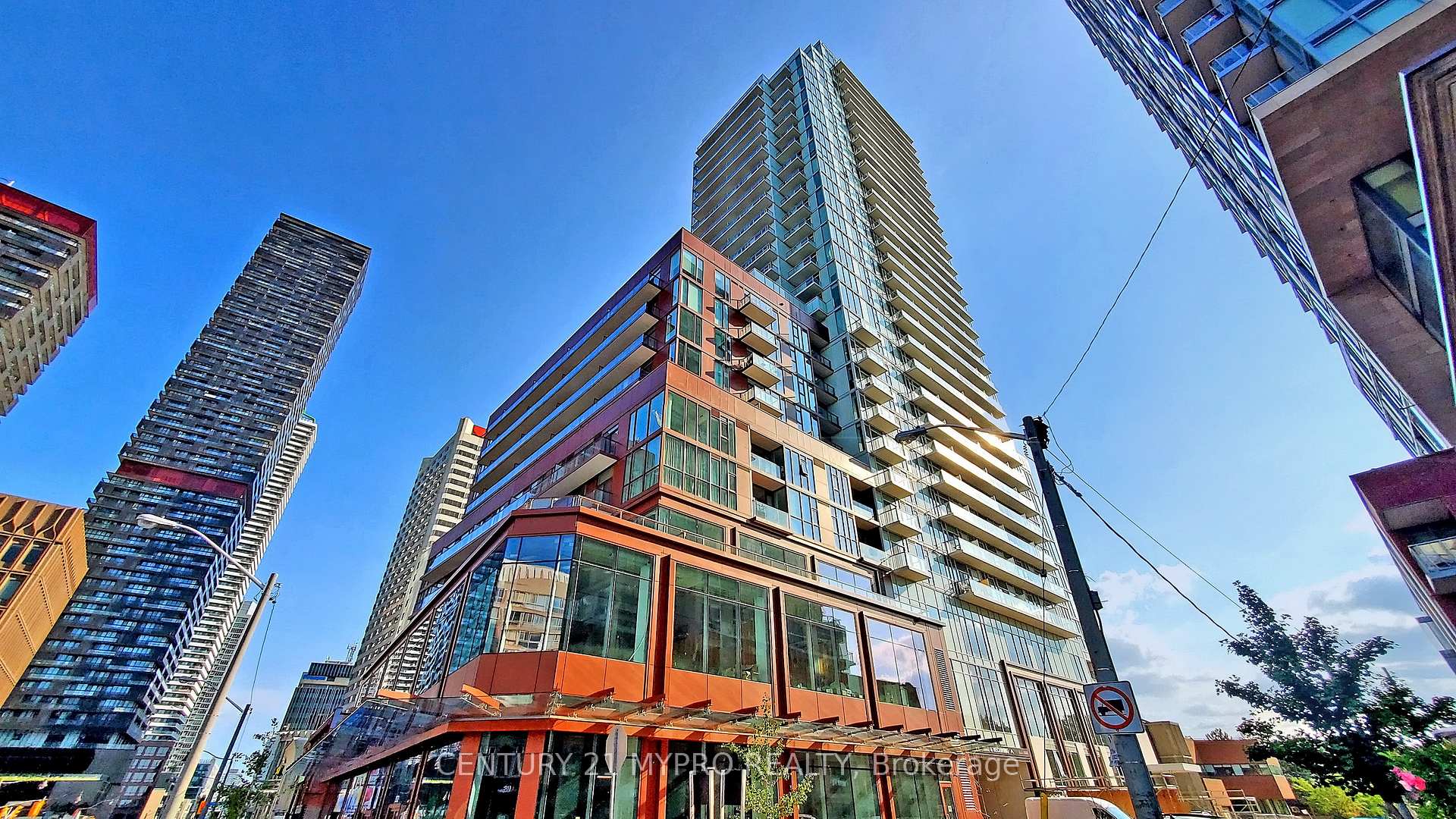 Photo 2 of Unit 1015, 33 Helendale Avenue, Toronto, Yonge-Eglinton — HOMEH