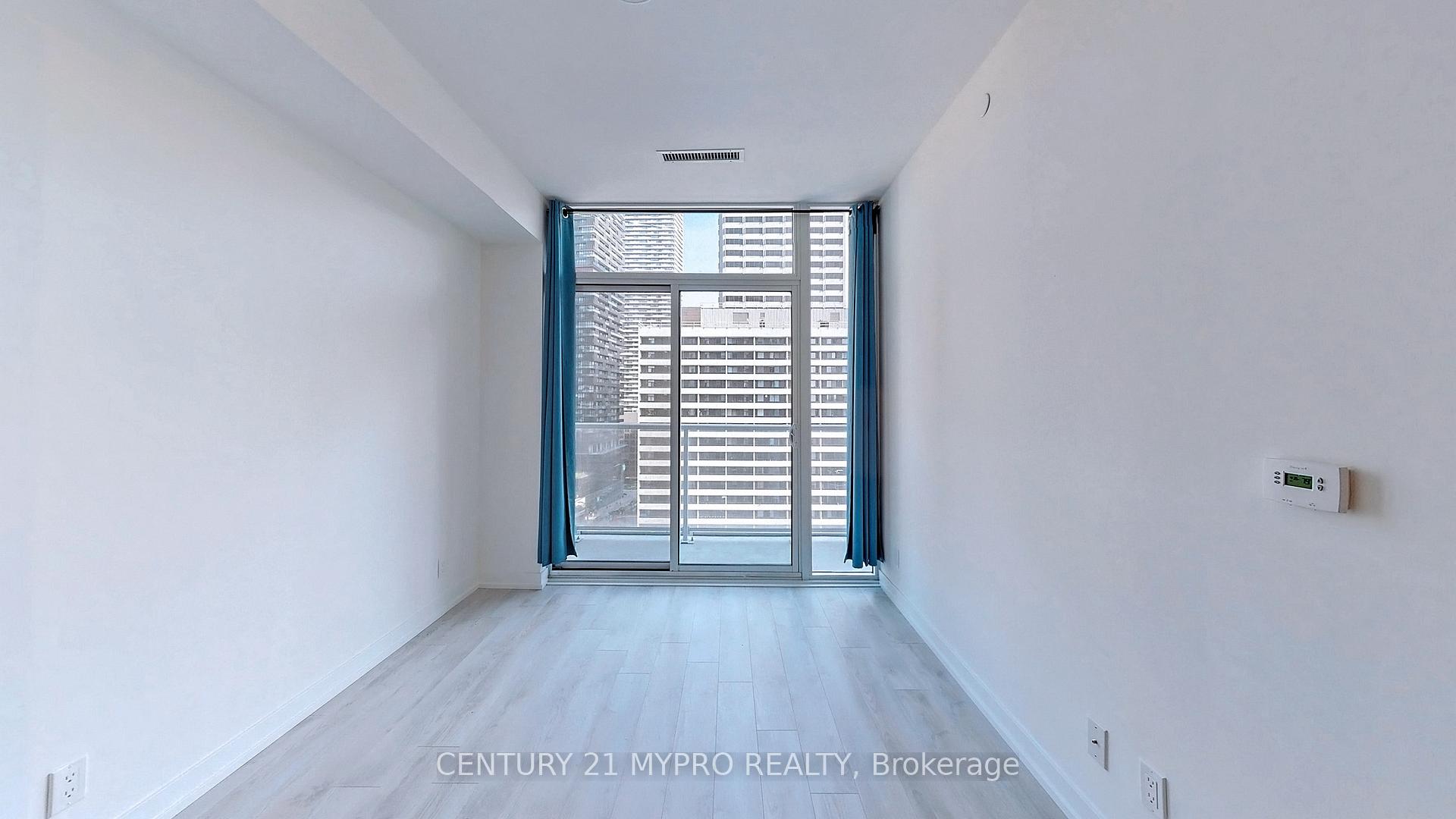 Photo 11 of Unit 1015, 33 Helendale Avenue, Toronto, Yonge-Eglinton — HOMEH
