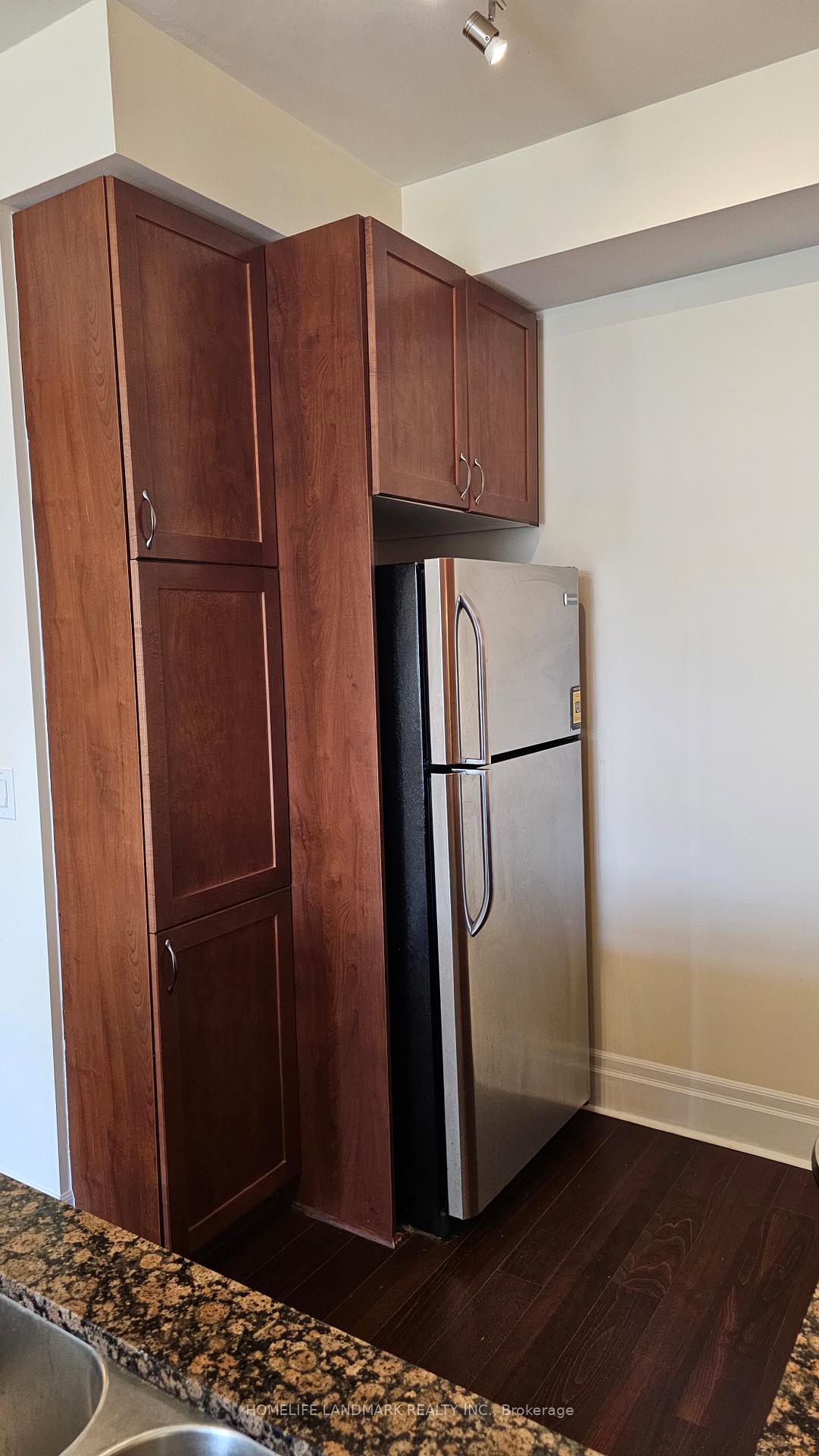 Photo 10 of Unit 415, 131 Upper Duke Crescent, Markham, Unionville — HOMEH