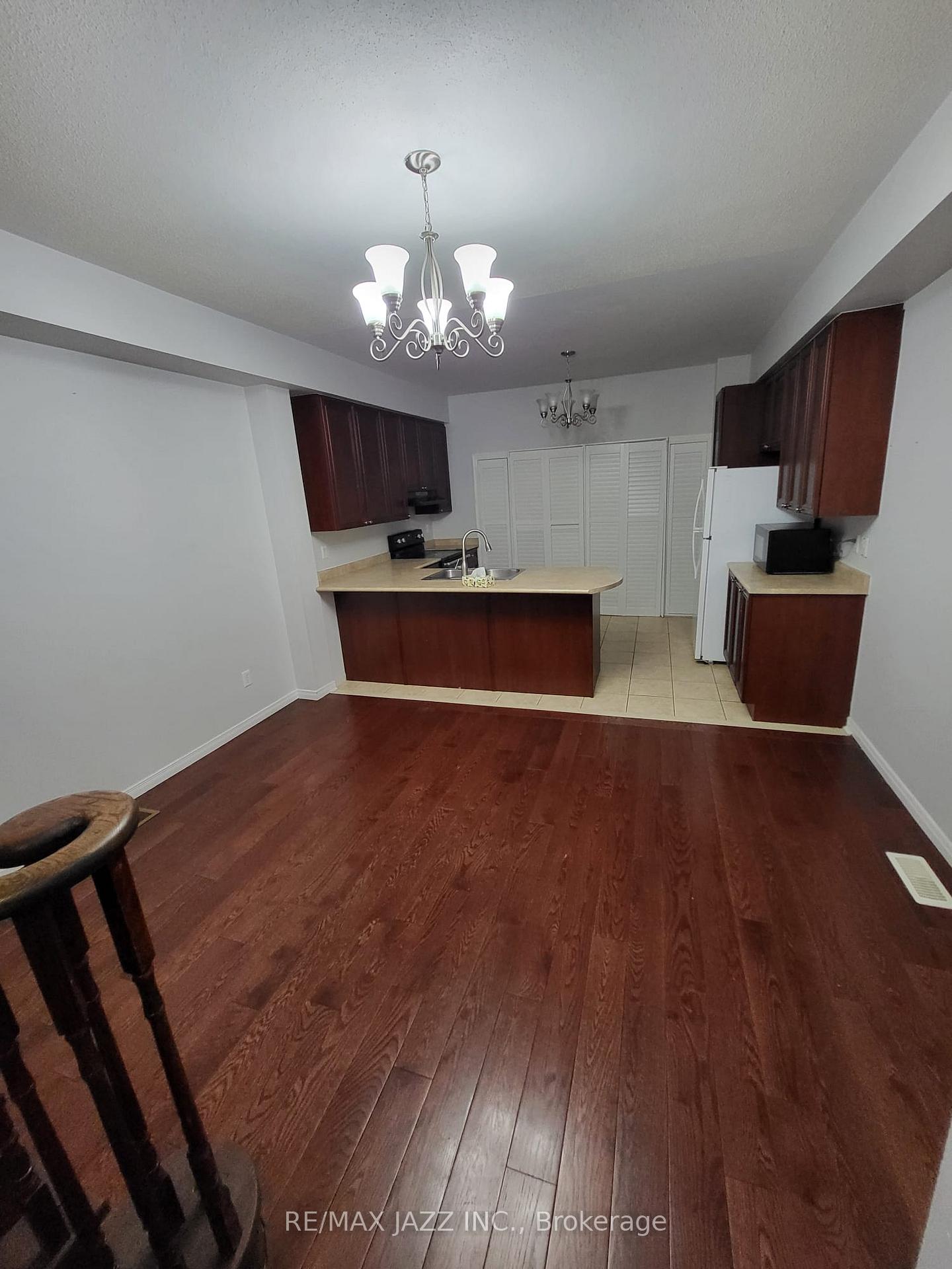 Photo 4 of 275 Monarch Avenue, Ajax, South West — HOMEH