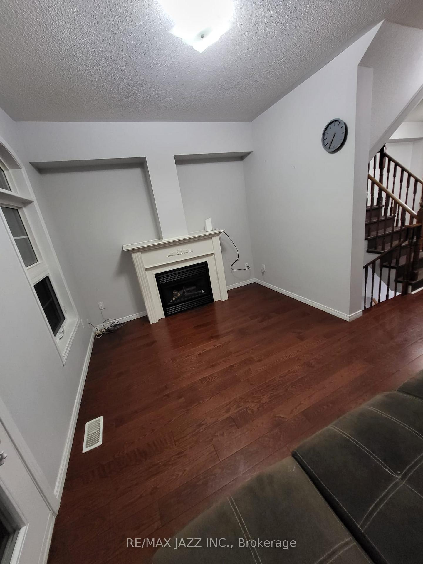 Photo 6 of 275 Monarch Avenue, Ajax, South West — HOMEH