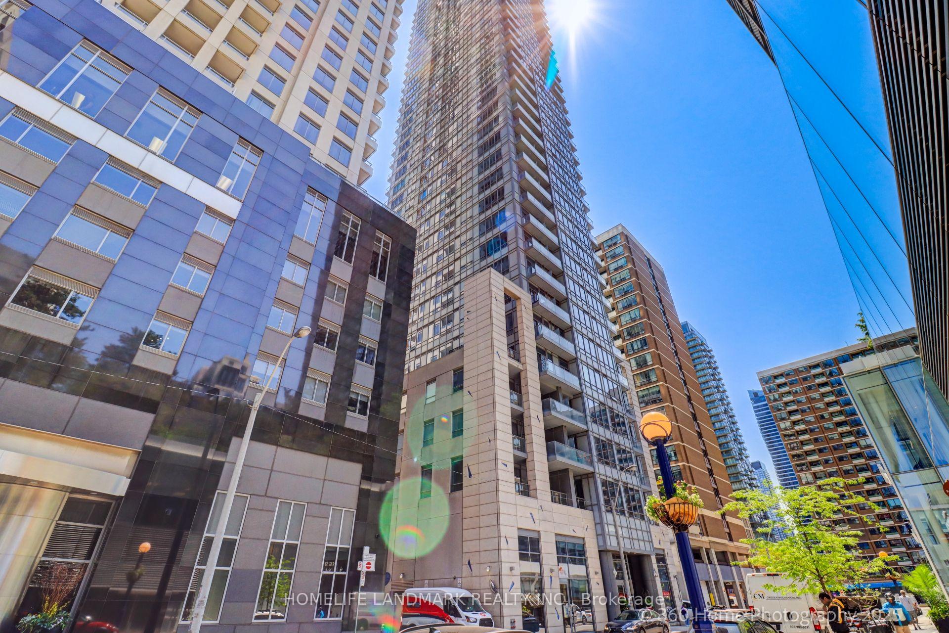 Front of Unit 2801, 21 Balmuto Street