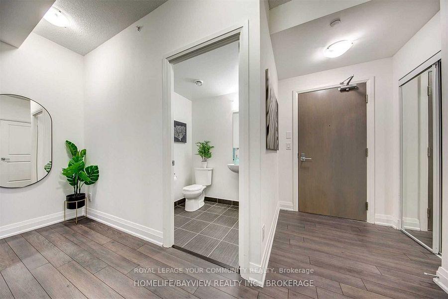 Photo 4 of Unit 727, 7165 Yonge Street, Markham, Thornhill — HOMEH
