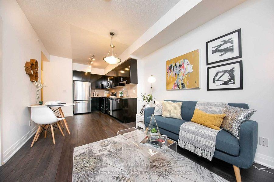 Photo 7 of Unit 727, 7165 Yonge Street, Markham, Thornhill — HOMEH