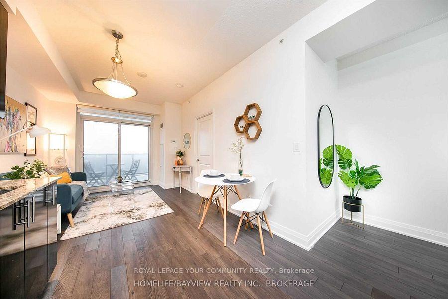 Photo 9 of Unit 727, 7165 Yonge Street, Markham, Thornhill — HOMEH