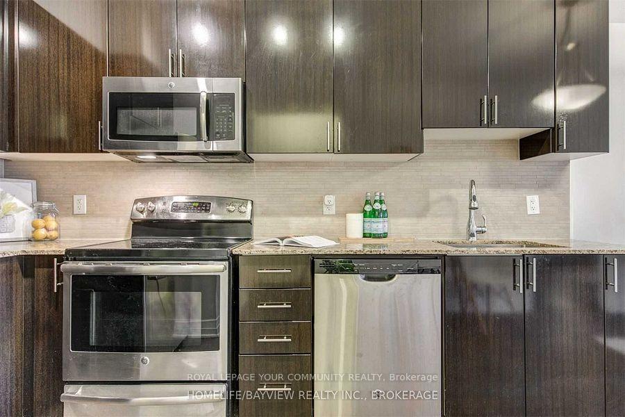 Photo 13 of Unit 727, 7165 Yonge Street, Markham, Thornhill — HOMEH