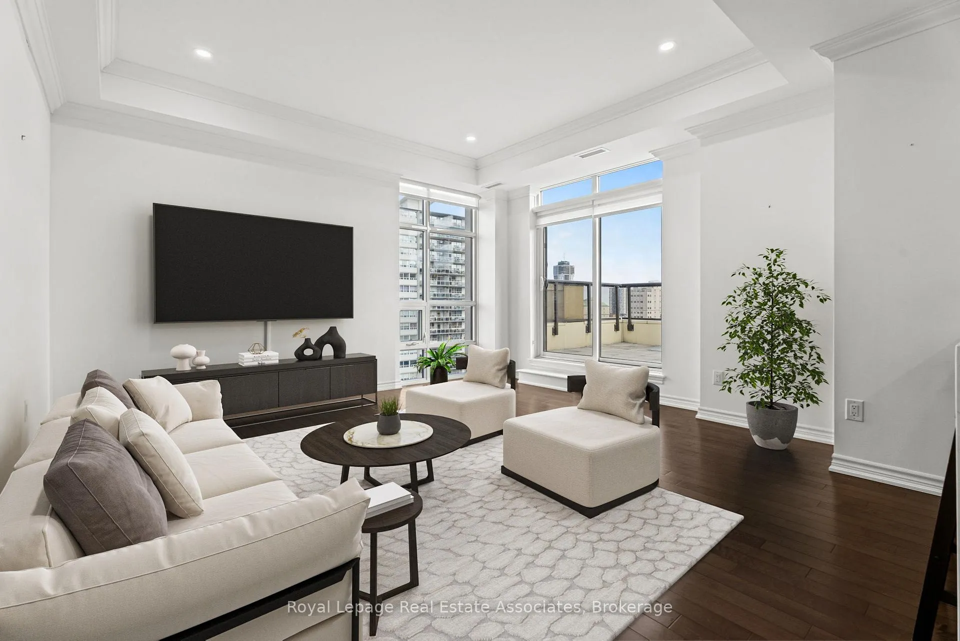 Front of Unit 1106, 81 Robinson Street