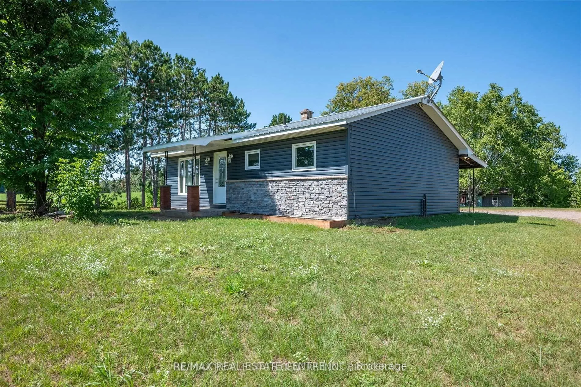 Photo 2 of 814 Sand Road, Bonnechere Valley, Eganville/Bonnechere Twp — HOMEH