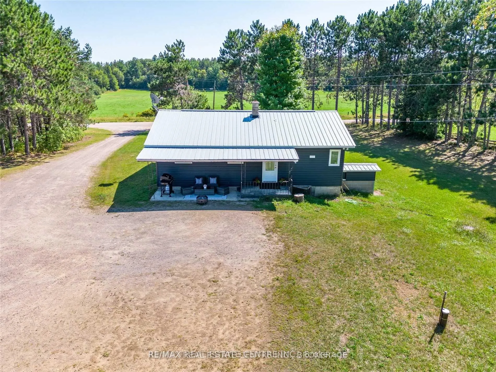 Photo 3 of 814 Sand Road, Bonnechere Valley, Eganville/Bonnechere Twp — HOMEH
