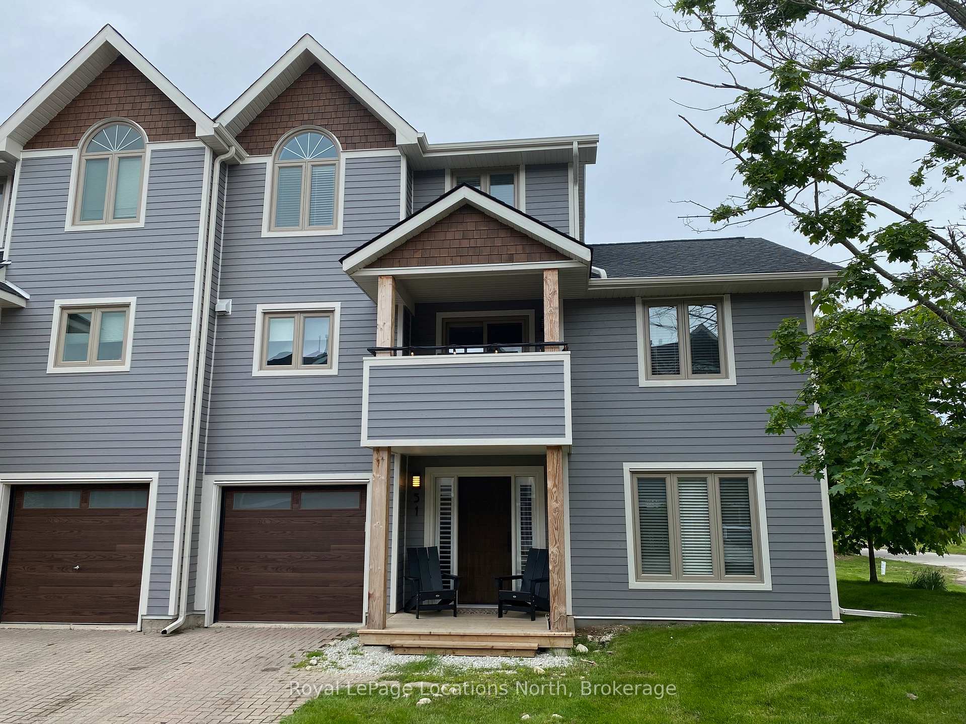 Photo 2 of 51 Lighthouse Lane W, Collingwood — HOMEH