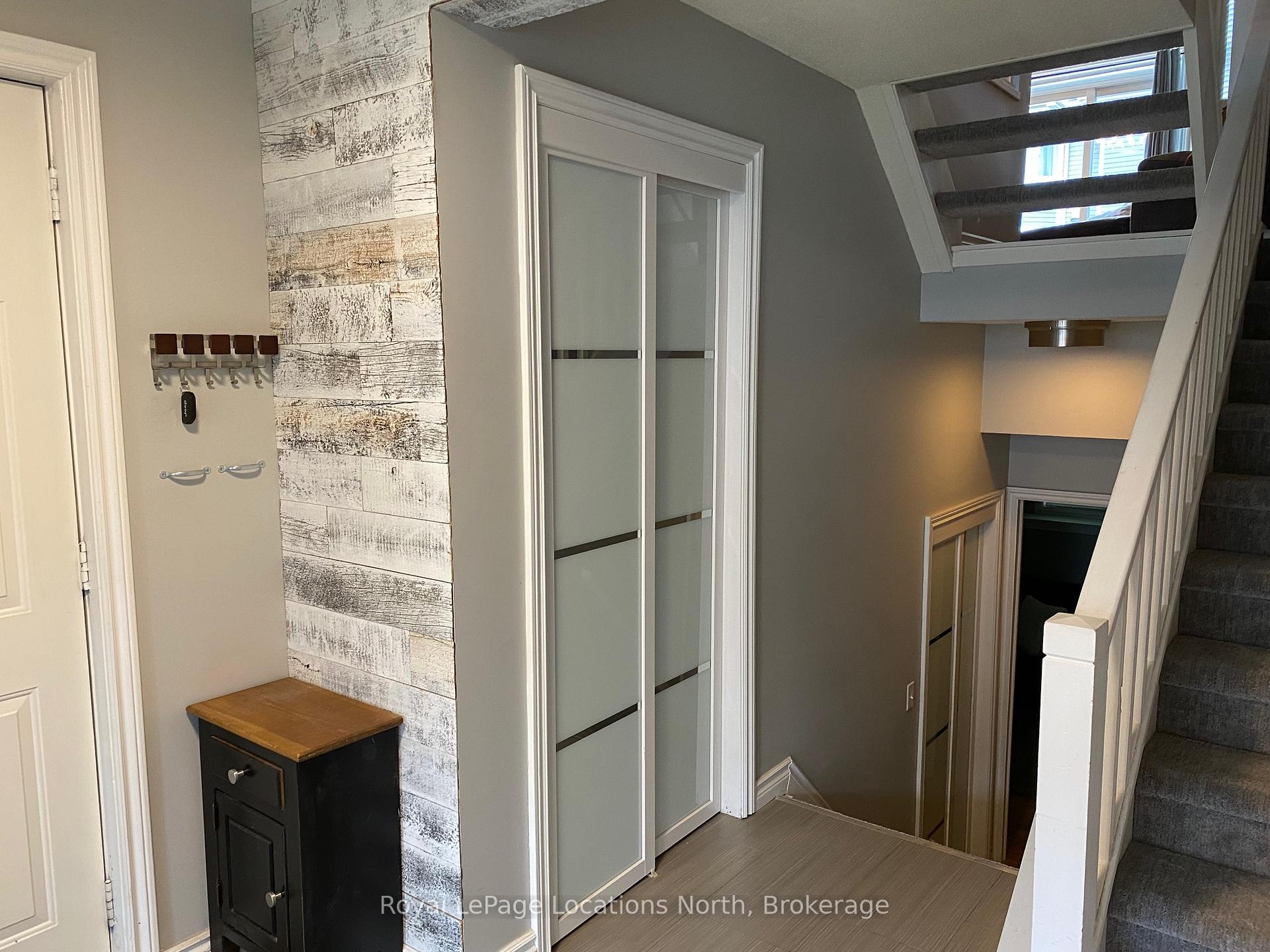 Photo 5 of 51 Lighthouse Lane W, Collingwood — HOMEH