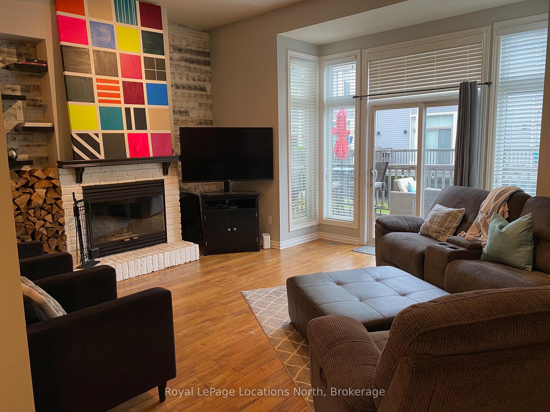 Photo 10 of 51 Lighthouse Lane W, Collingwood — HOMEH